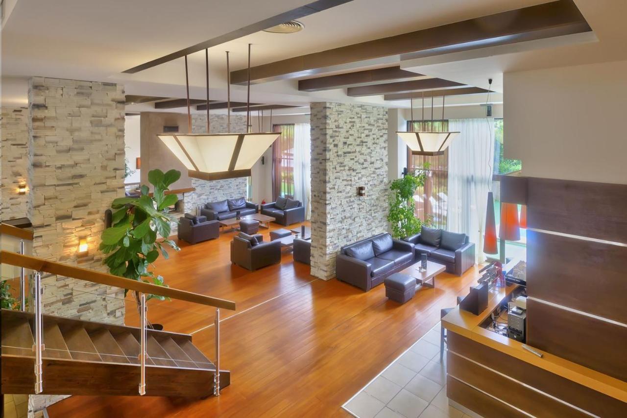 Apartments B06 In Terra Complex رازلوغ المظهر الخارجي الصورة